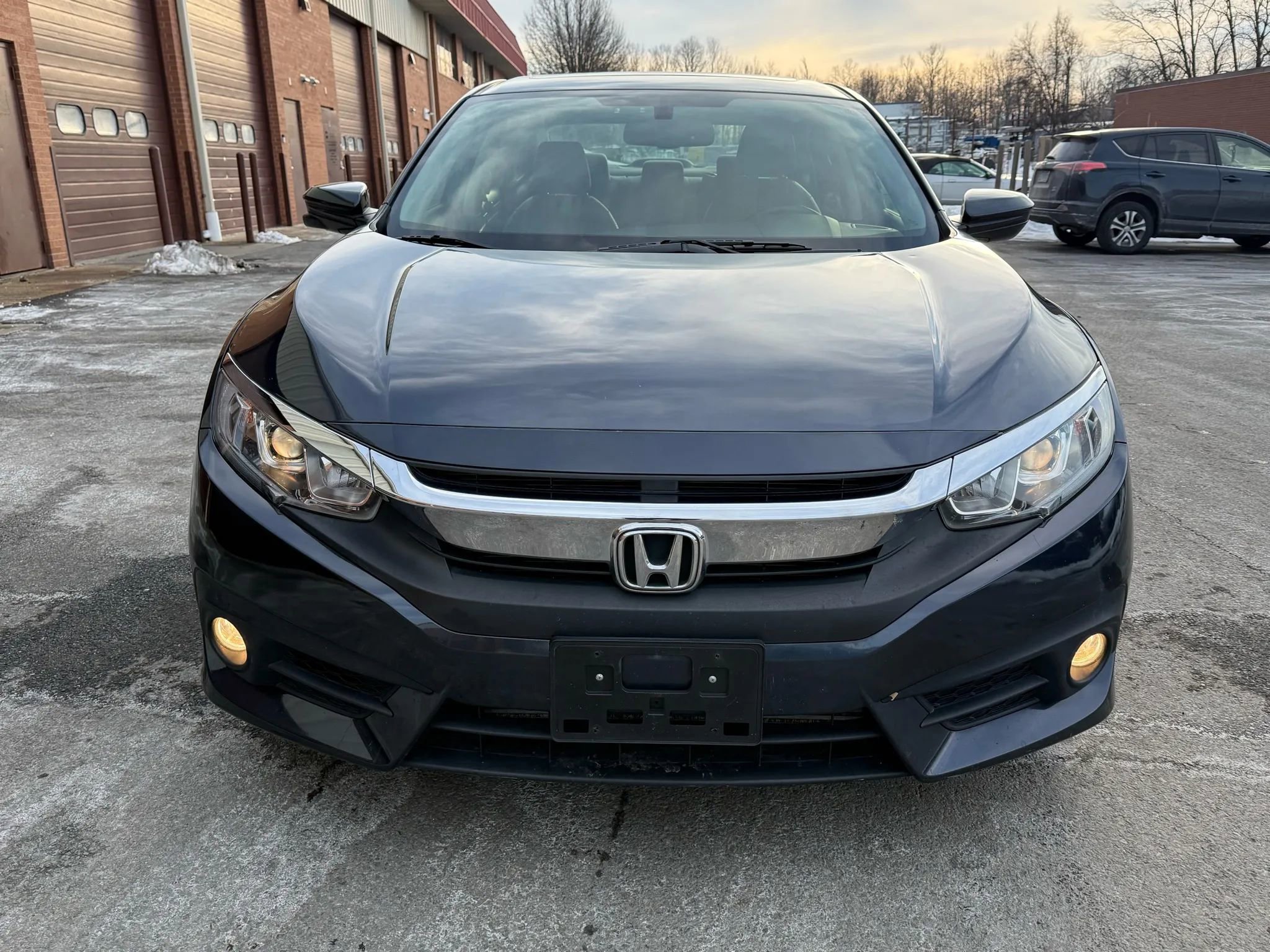 Used 2018 Honda Civic EX-L image 2