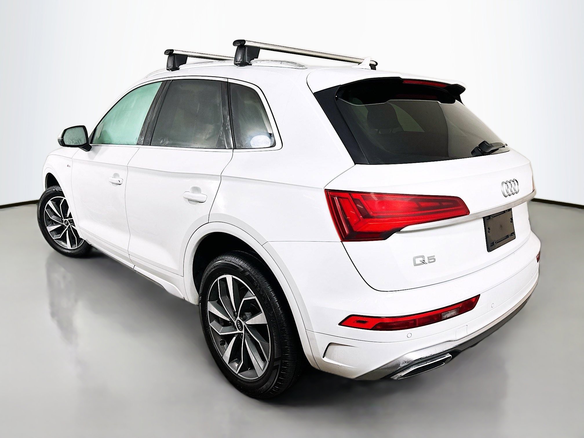 Used 2023 Audi Q5 2.0T Premium w/ Convenience Package image 5