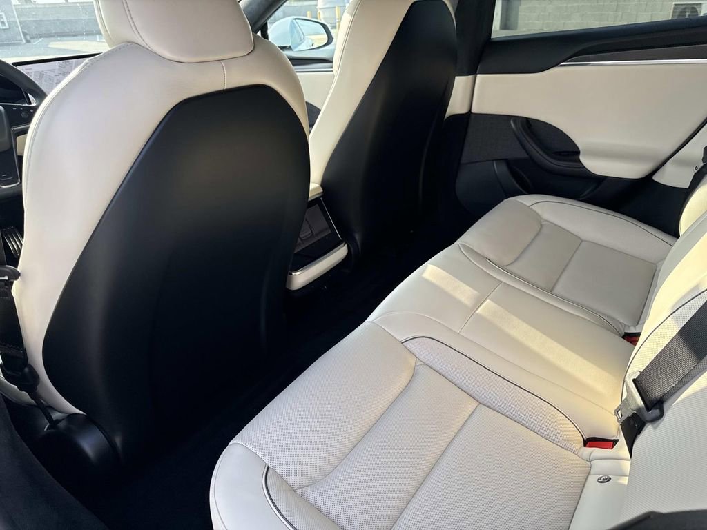 Used 2021 Tesla Model S Plaid image 11