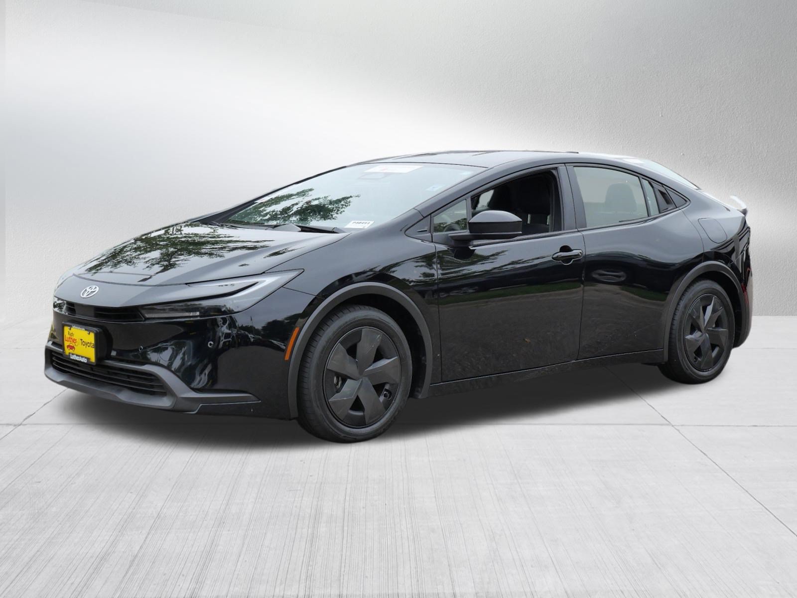 Certified 2025 Toyota Prius LE FWD image 3