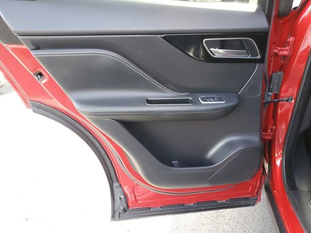 Used 2019 Jaguar F-PACE S image 12