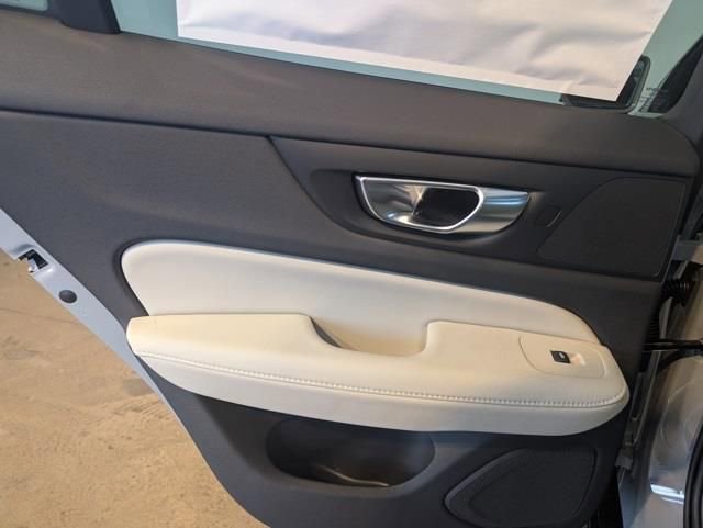 New 2026 Volvo V60 B5 Cross Country Ultra w/ Climate Package image 23