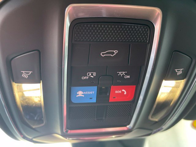 Used 2025 Jeep Grand Cherokee L Laredo w/ Luxury Tech Group I AWD/4WD image 31