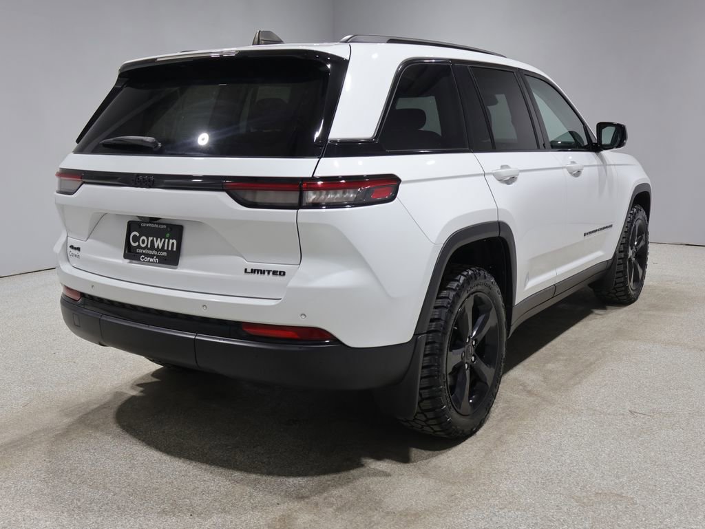 Used 2023 Jeep Grand Cherokee Limited w/ Black Appearance Package AWD/4WD image 2