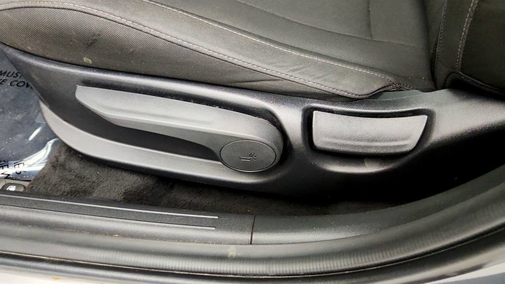 Used 2024 Hyundai Elantra SEL FWD image 11