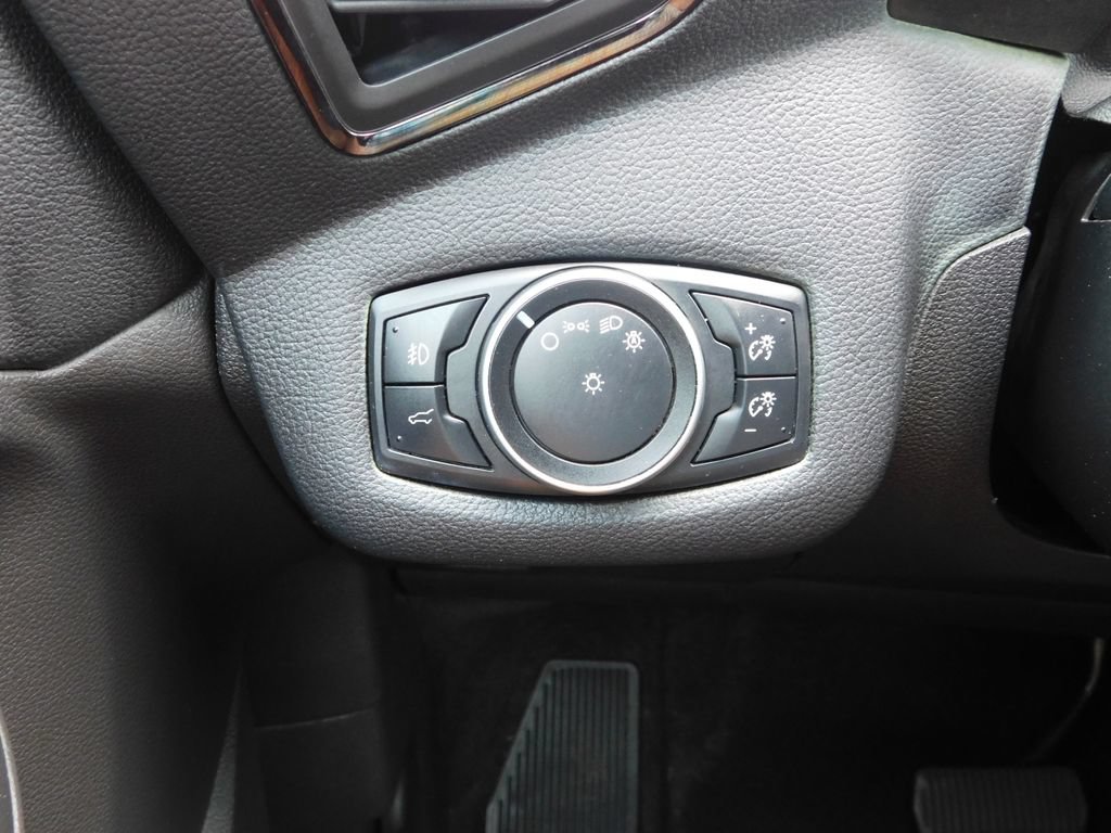 Used 2017 Ford Escape Titanium FWD image 29