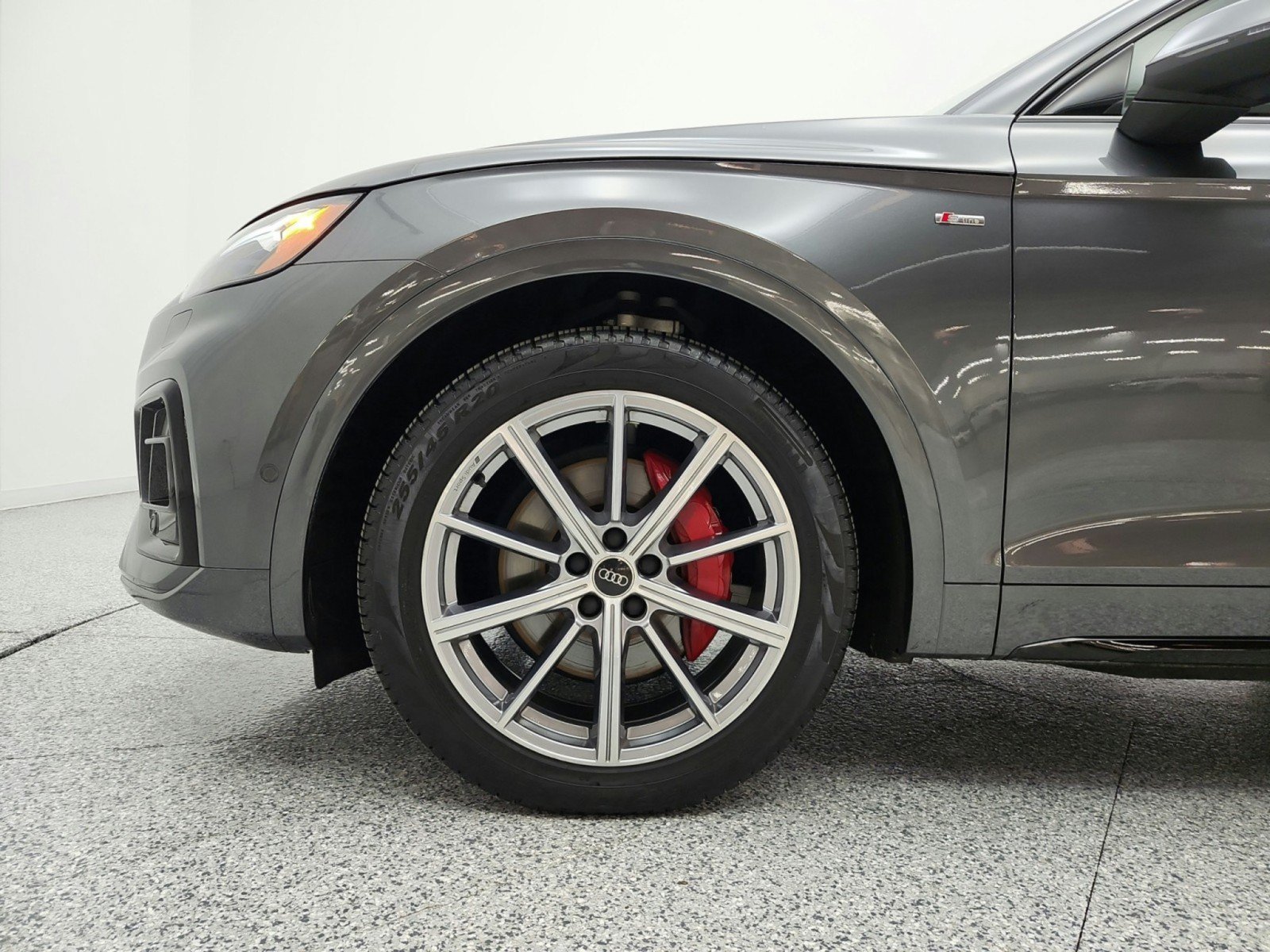 Used 2024 Audi Q5 e Prestige AWD/4WD image 30