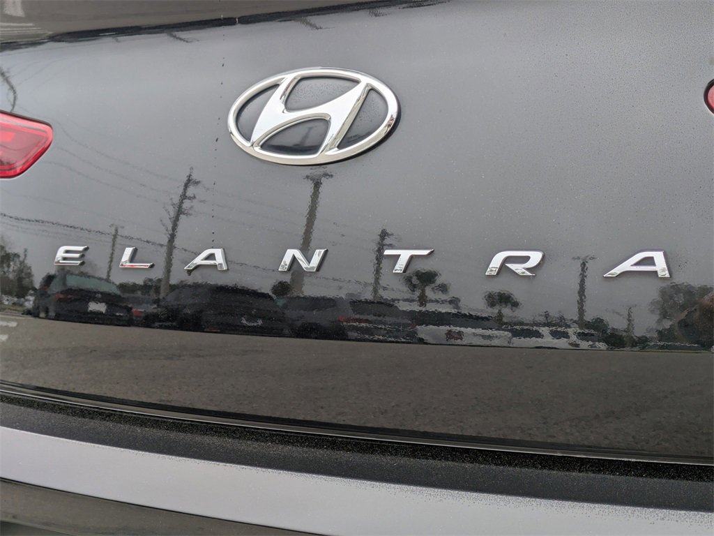 Used 2019 Hyundai Elantra SE w/ Cargo Package image 15