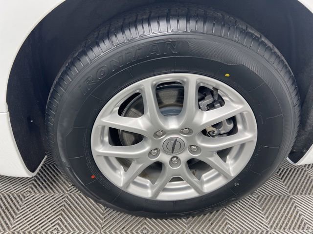 Used 2023 Chrysler Pacifica Touring-L FWD image 11