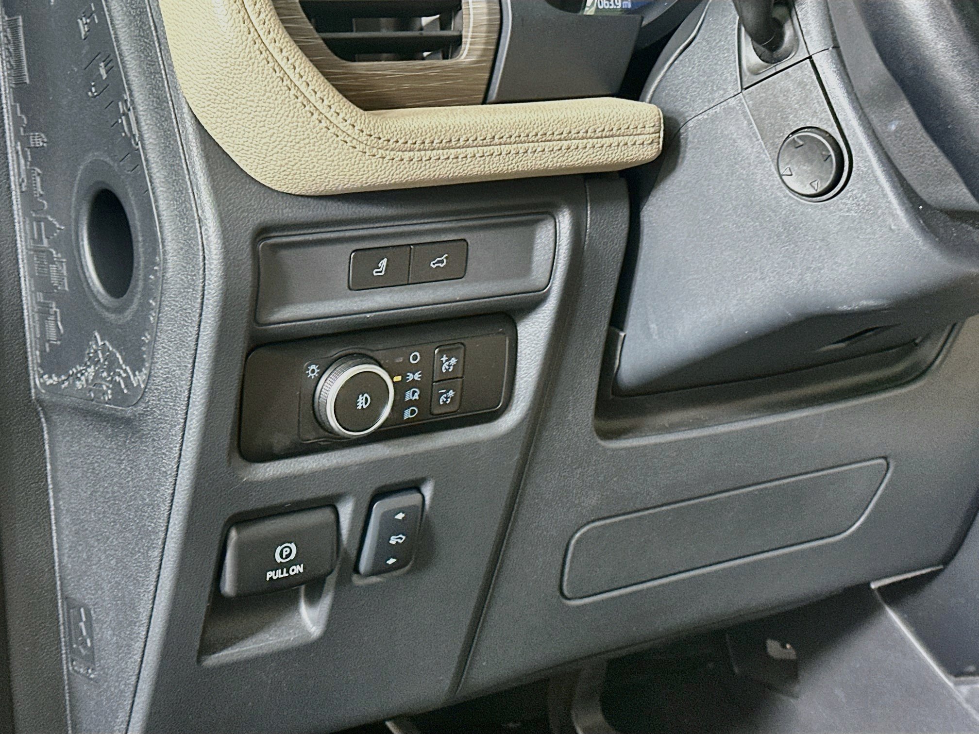 Used 2024 Ford Expedition Limited RWD image 17