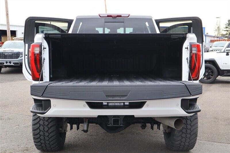 Used 2024 GMC Sierra 3500 Denali Ultimate image 37