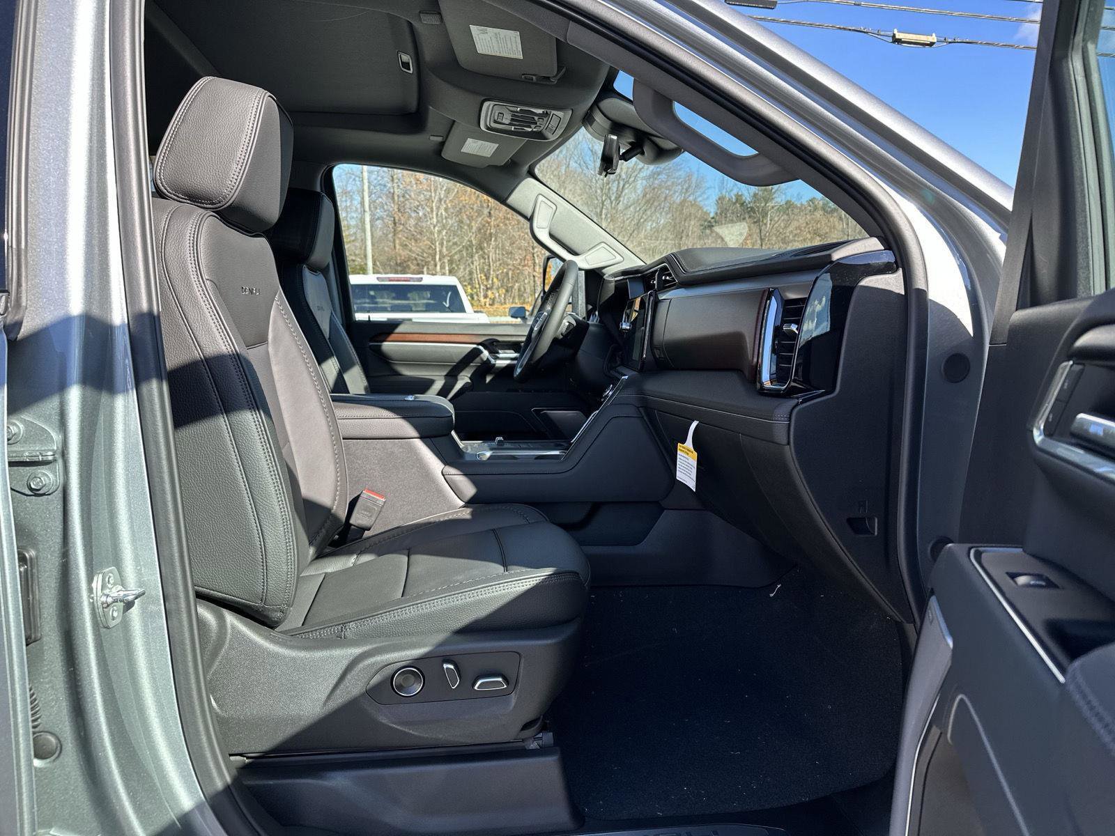 New 2026 GMC Sierra 2500 Denali w/ Technology Package image 23