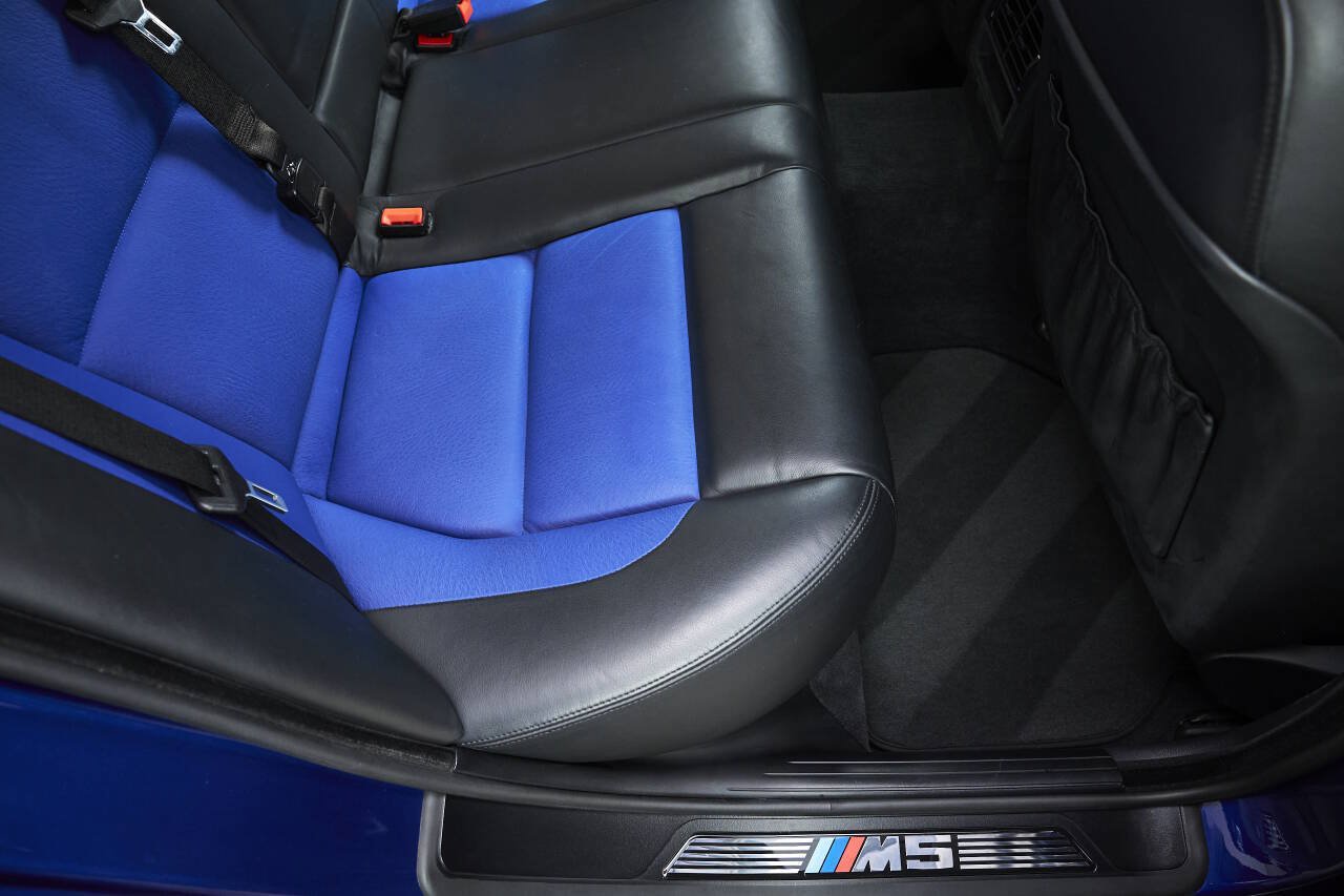 Used 2002 BMW M5 RWD image 66