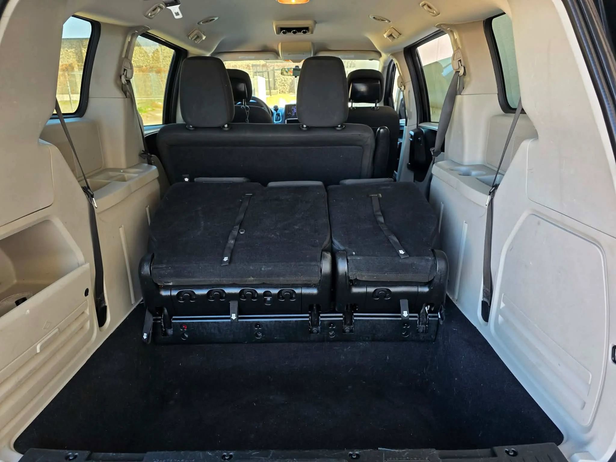 Used 2018 Dodge Grand Caravan SE image 5
