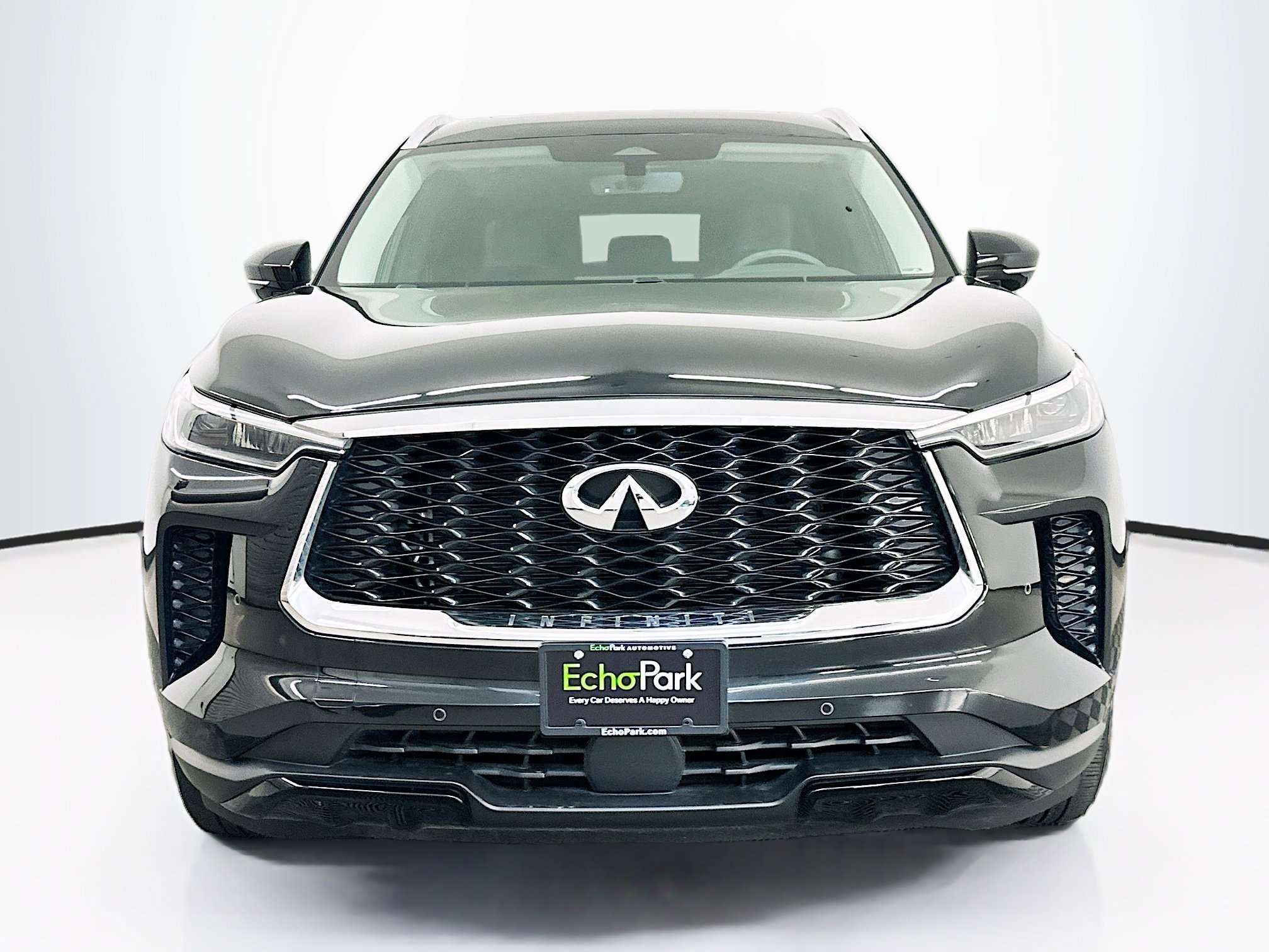 Used 2023 INFINITI QX60 Luxe w/ Cargo Package AWD/4WD image 2