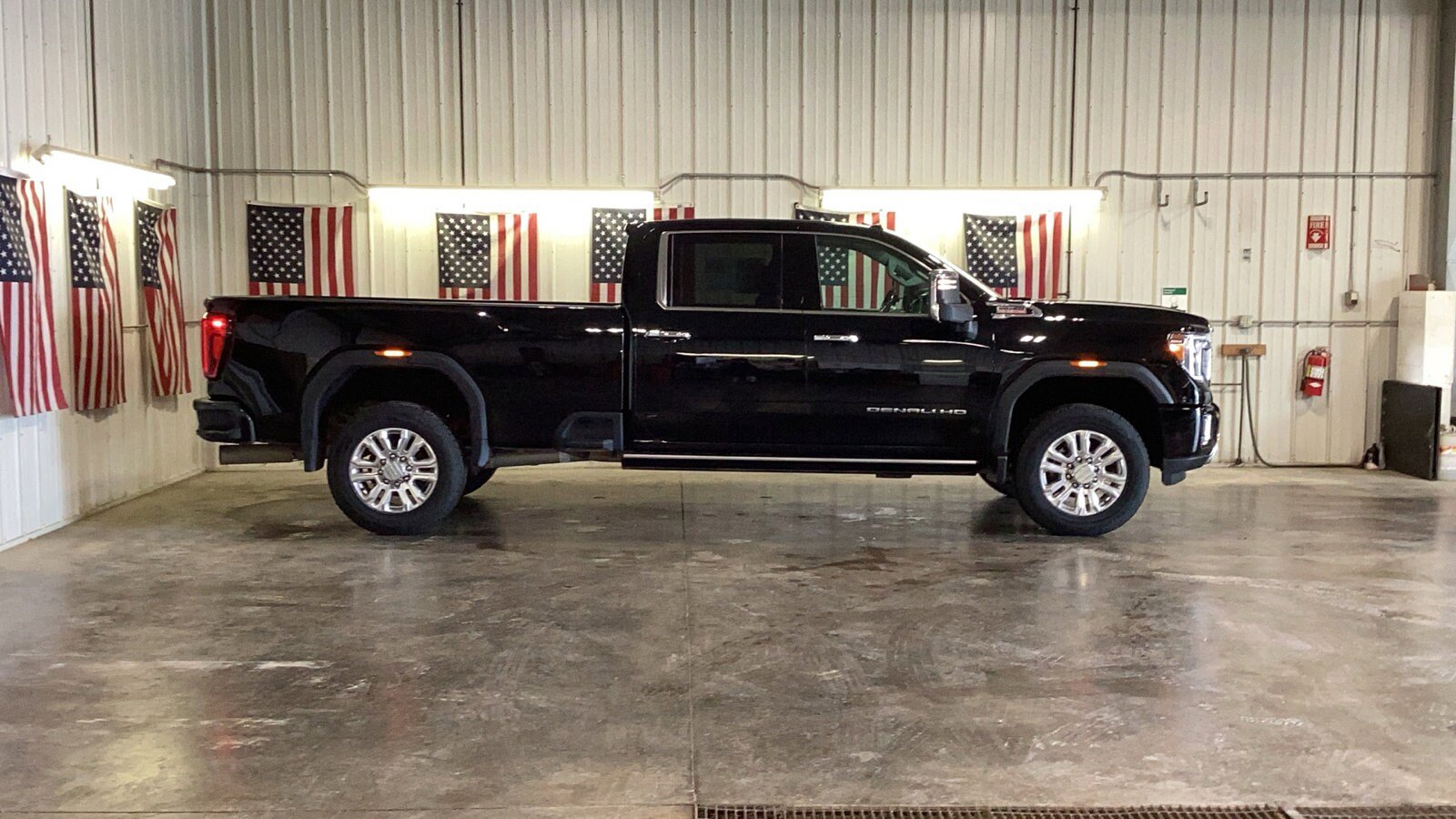 Used 2022 GMC Sierra 3500 Denali w/ Denali Ultimate Package AWD/4WD image 18