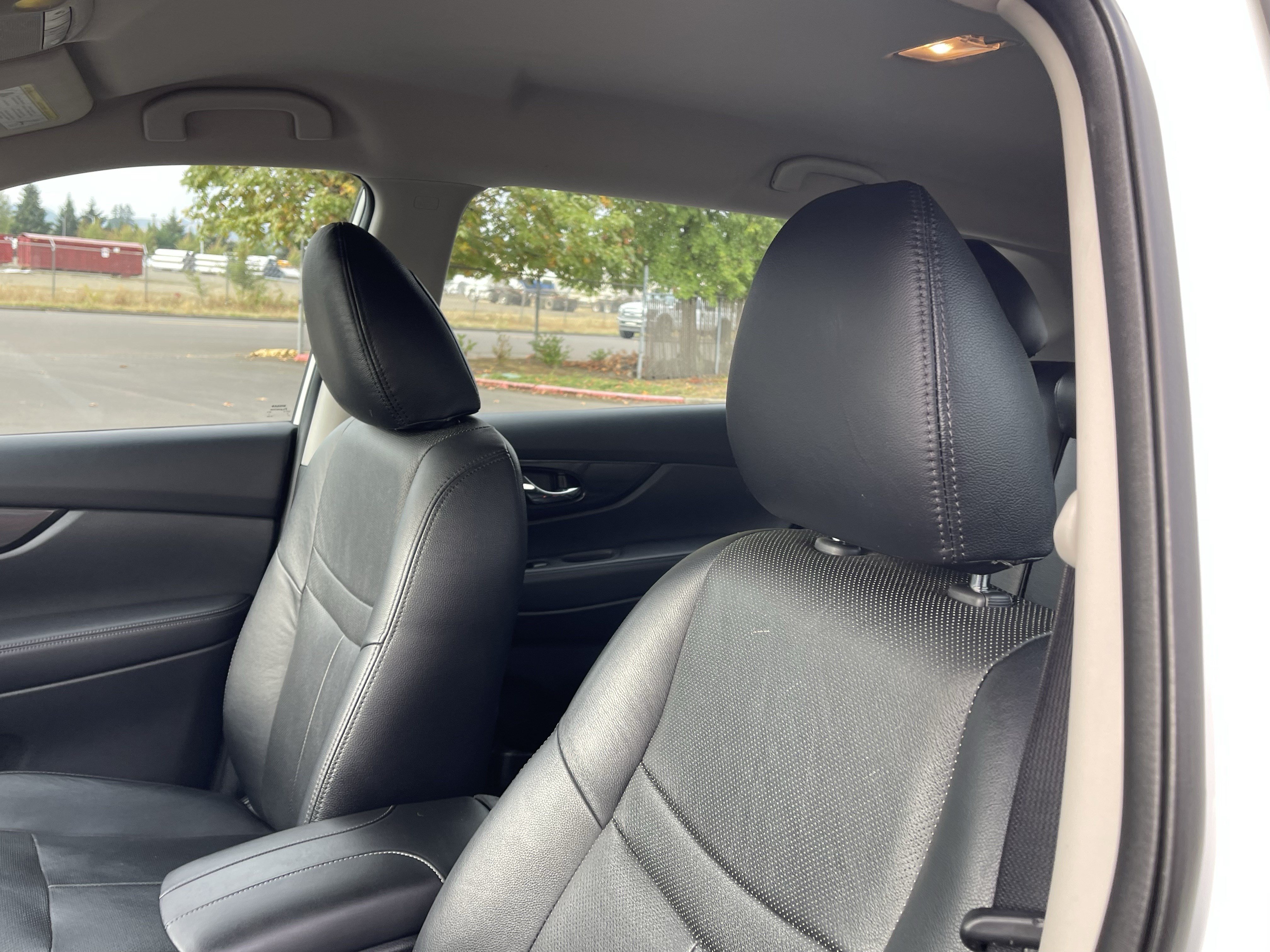 Used 2017 Nissan Rogue S AWD/4WD image 17