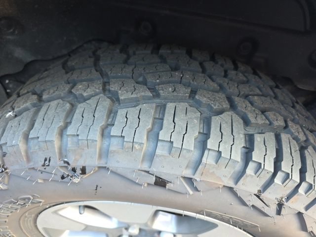 Used 2019 Jeep Wrangler Unlimited Sahara AWD/4WD image 9