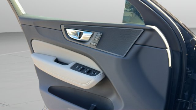 Certified 2026 Volvo XC60 B5 Plus AWD/4WD image 19