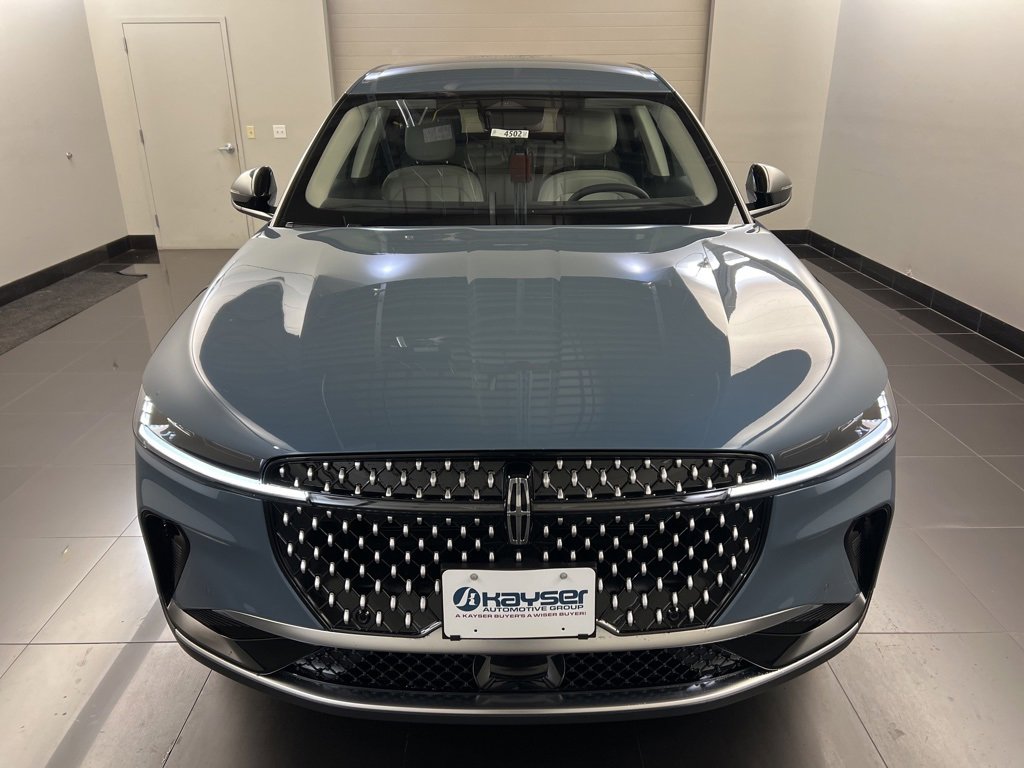 Used 2026 Lincoln Nautilus Premier image 2