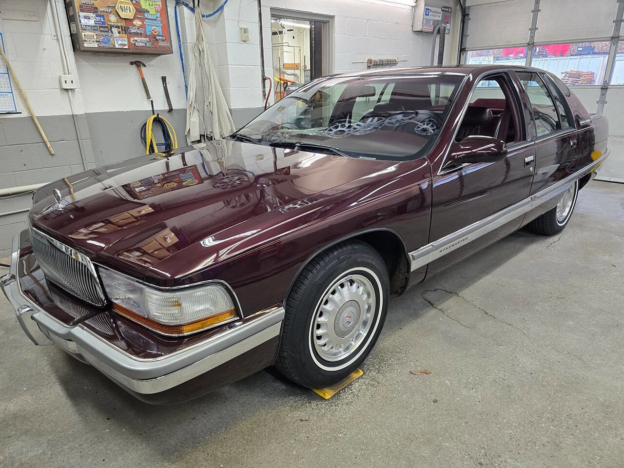 Used 1996 Buick Roadmaster Sedan image 2