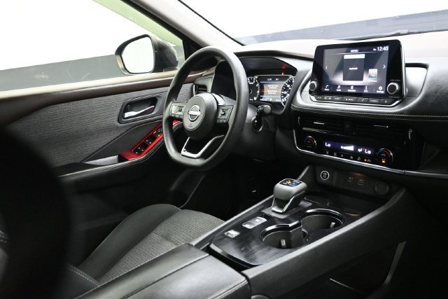 Used 2022 Nissan Rogue SV FWD image 13
