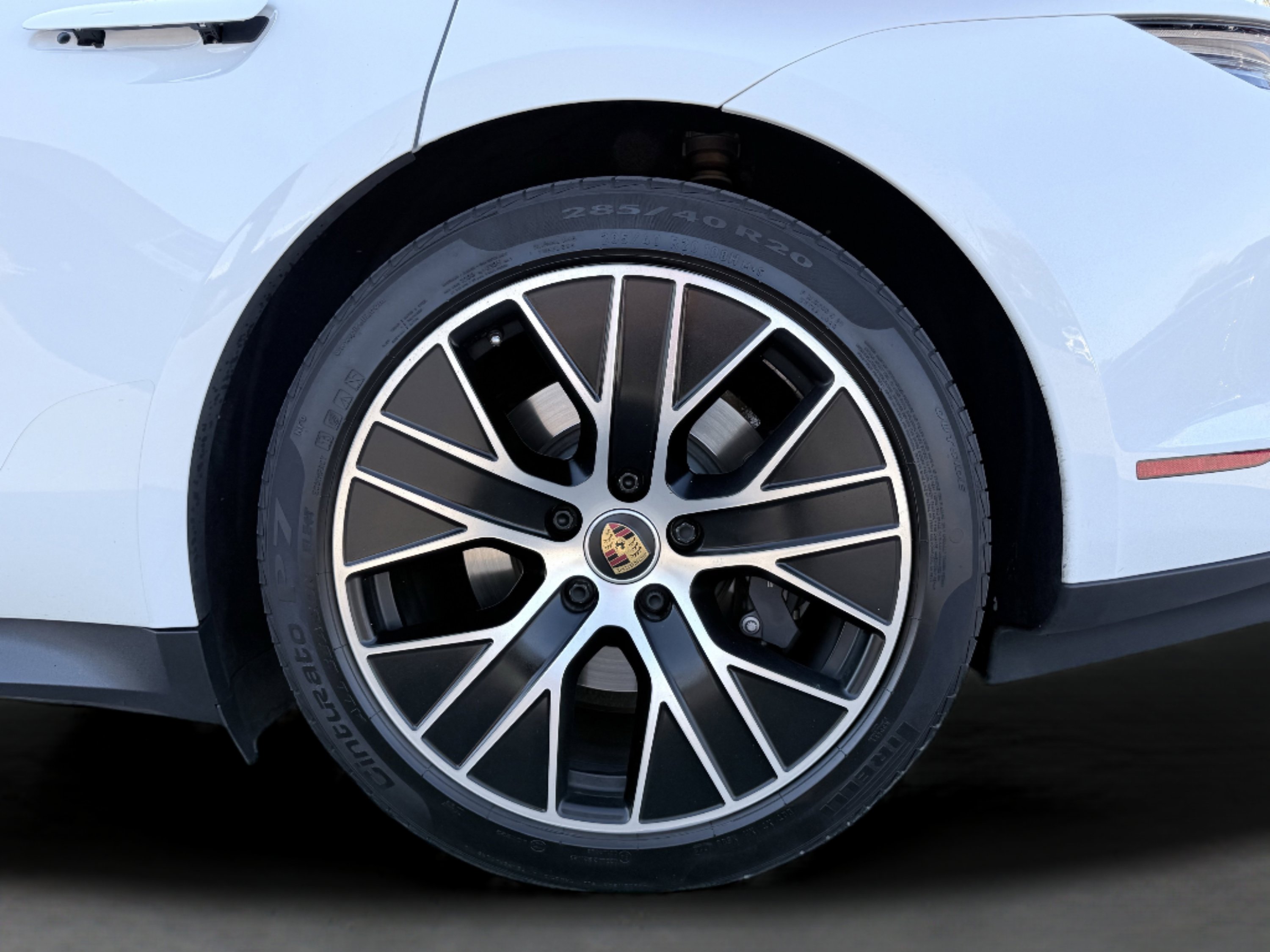 Used 2022 Porsche Taycan image 14