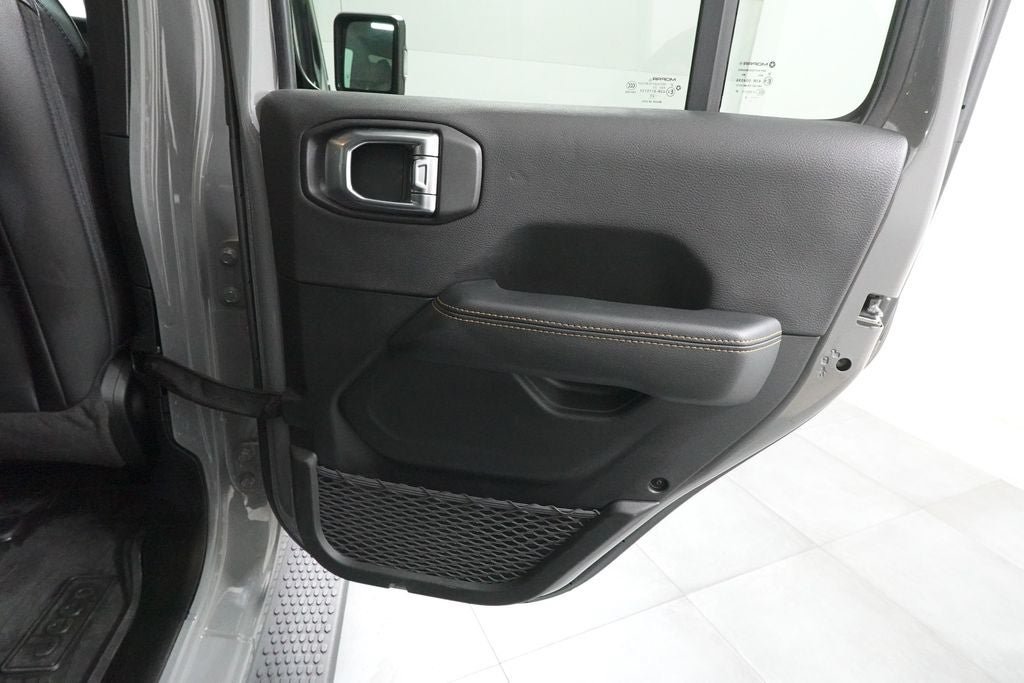 Used 2023 Jeep Wrangler Unlimited Sahara AWD/4WD image 31