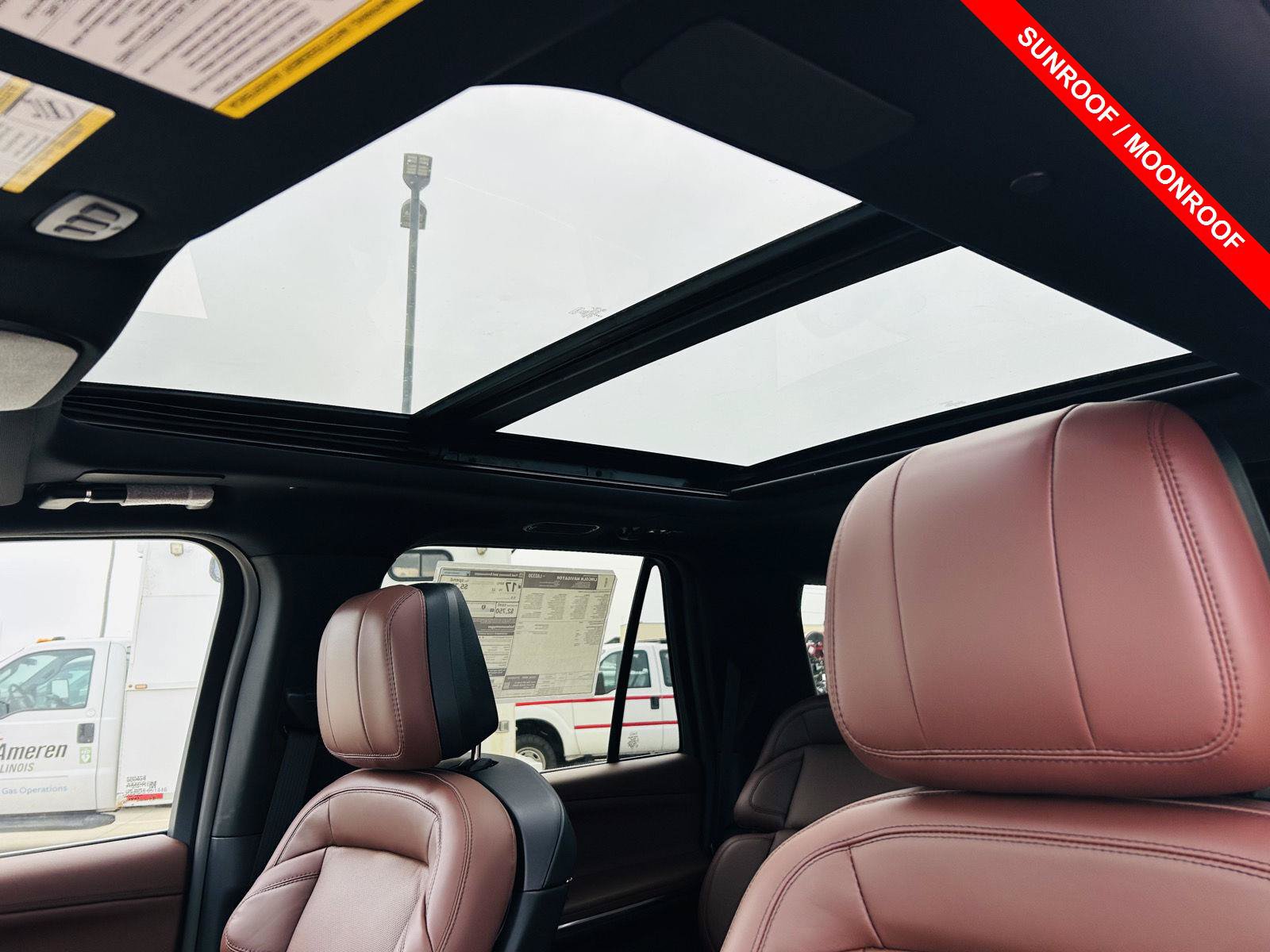 New 2027 Lincoln Navigator Reserve AWD/4WD image 4