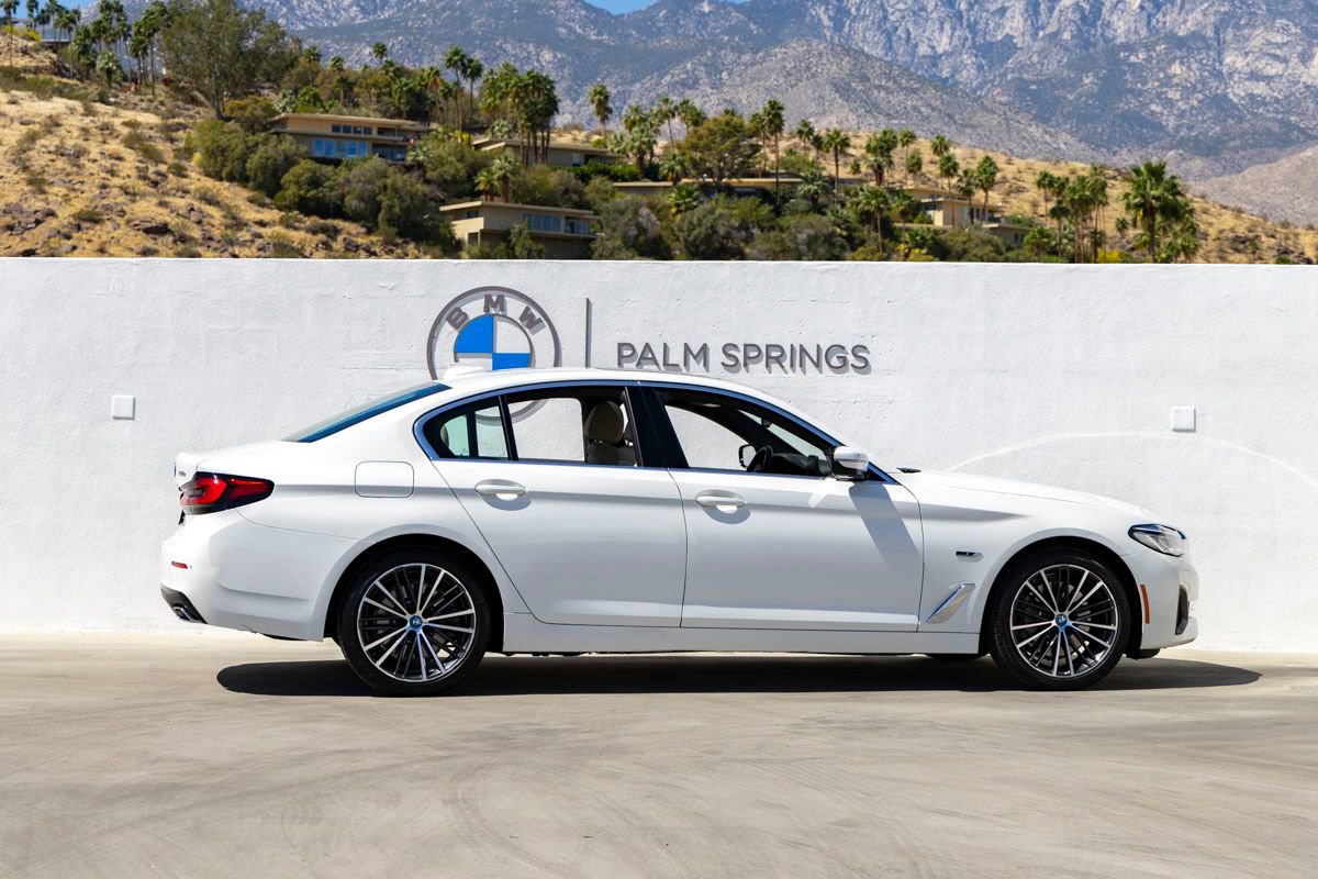 Certified 2023 BMW 530e w/ Premium Package image 5