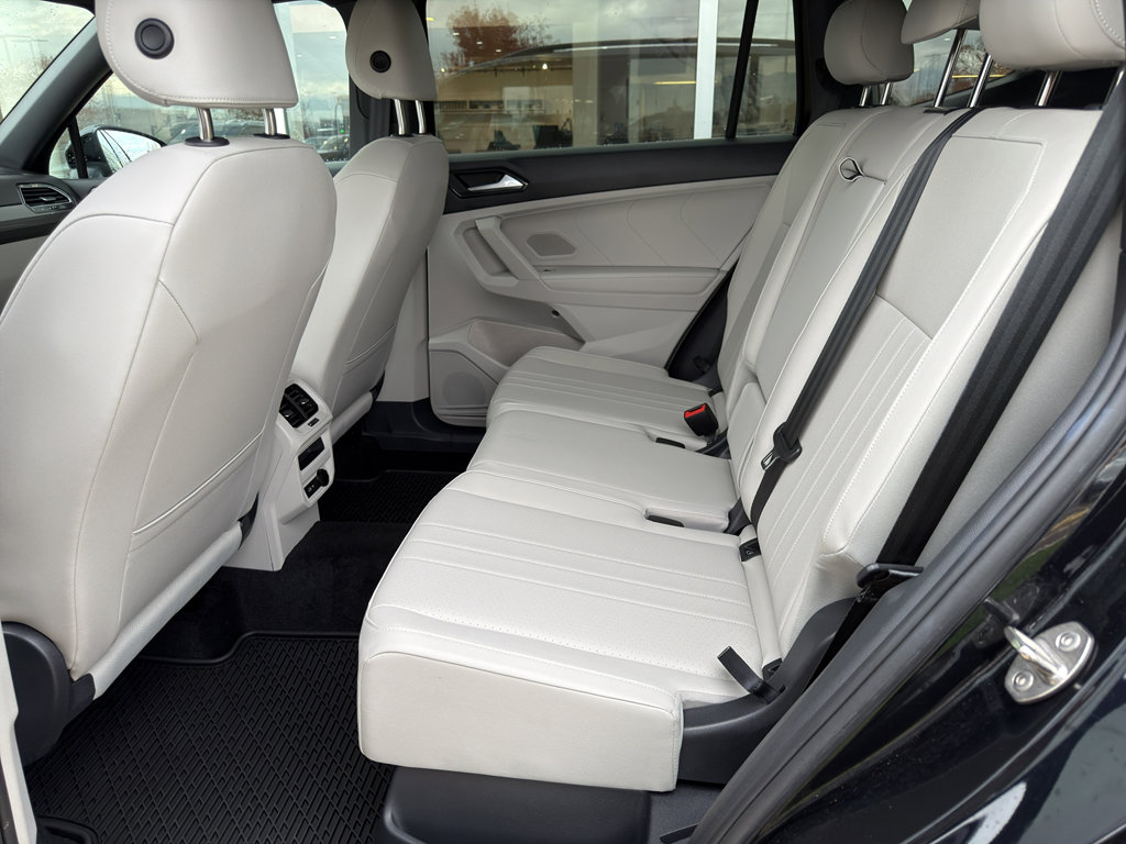Used 2023 Volkswagen Tiguan SE R-Line image 15