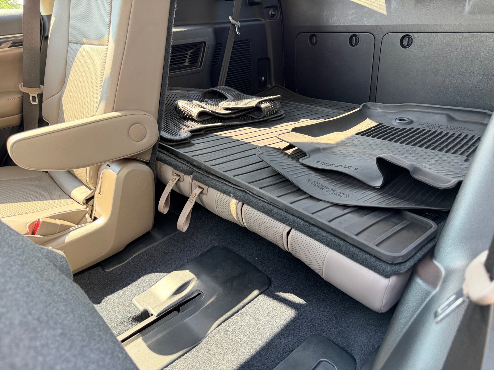 Used 2022 Lexus GX 460 Premium w/ Accessory Package AWD/4WD image 18