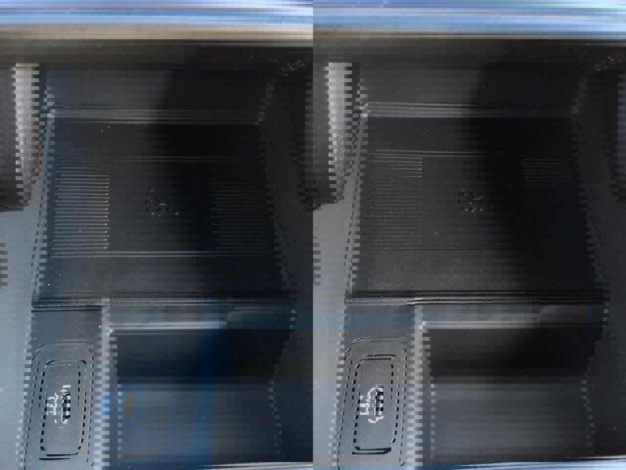 New 2026 Land Rover Range Rover Velar Dynamic SE AWD/4WD image 33