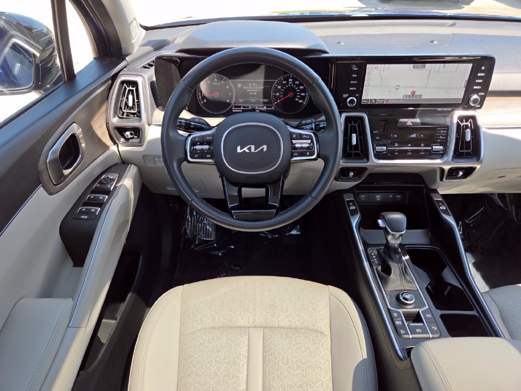 Used 2023 Kia Sorento EX w/ Panoramic Sunroof Package FWD image 28