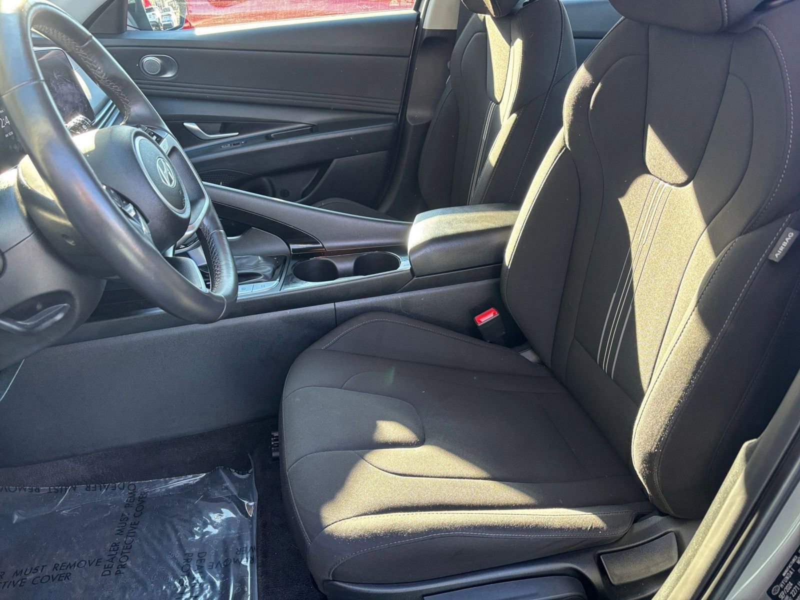 Used 2025 Hyundai Elantra SEL image 32