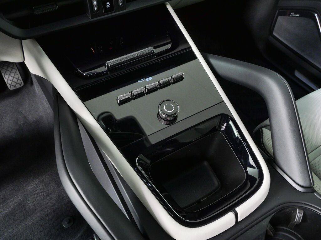 New 2026 Porsche Cayenne AWD/4WD image 18