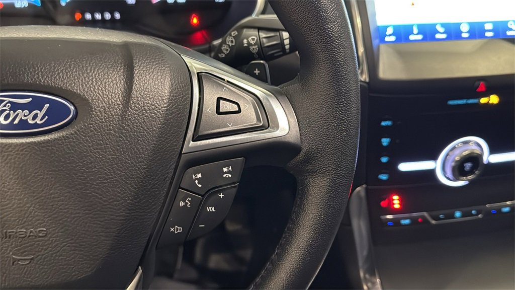 Used 2020 Ford Edge Titanium w/ Class II Trailer Tow Package image 32