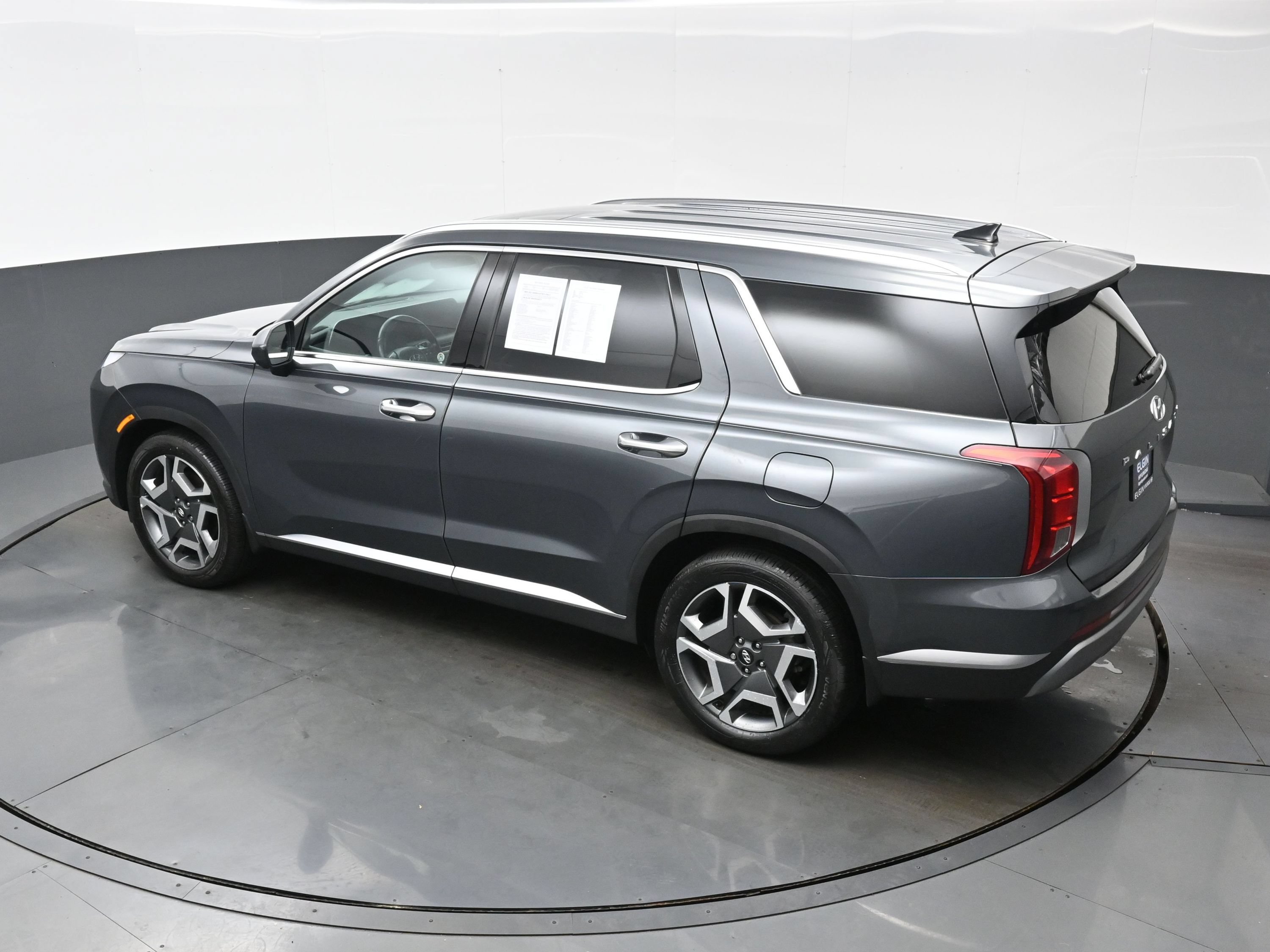Used 2023 Hyundai Palisade SEL w/ Winter Package AWD/4WD image 37