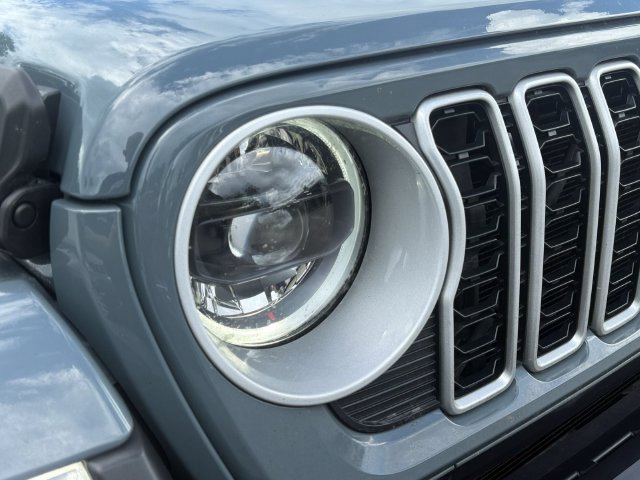 Used 2026 Jeep Wrangler Unlimited Sahara AWD/4WD image 9