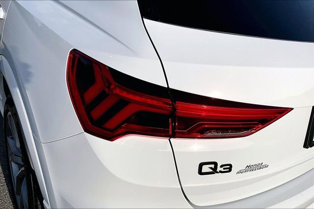 Used 2023 Audi Q3 2.0T Premium Plus w/ Premium Plus Package AWD/4WD image 22