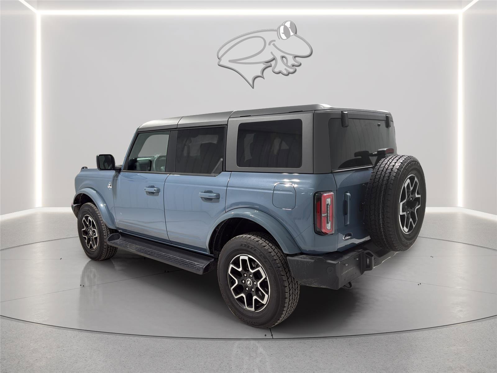 Used 2025 Ford Bronco Outer Banks AWD/4WD image 3