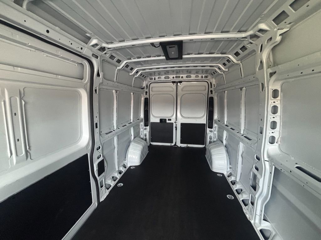 Used 2025 RAM ProMaster 2500 w/ Convenience Group image 29