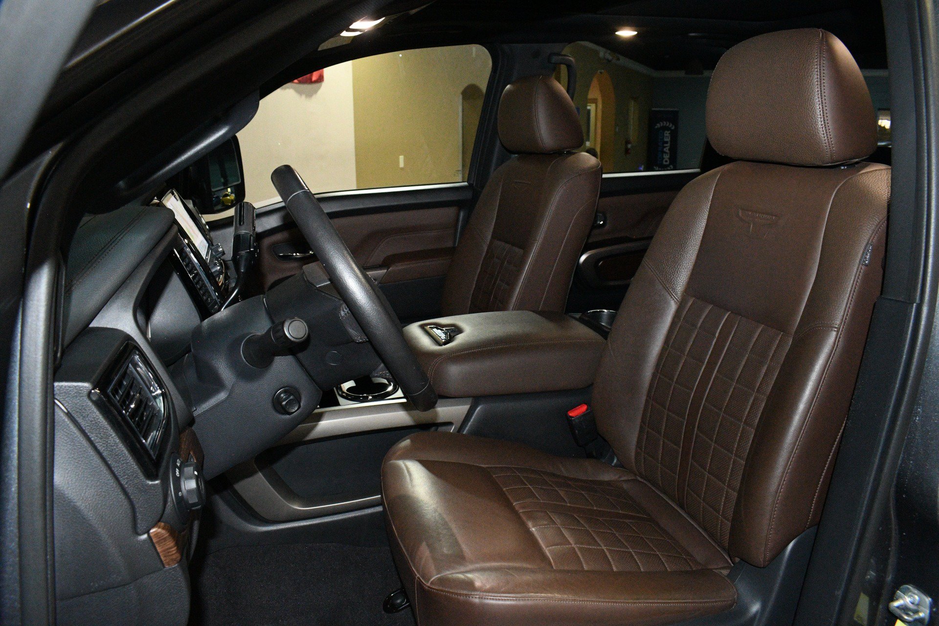 Used 2023 Nissan Titan Platinum Reserve w/ Moonroof Package AWD/4WD image 7