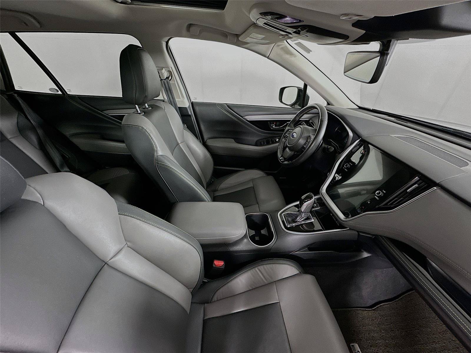Used 2025 Subaru Outback Onyx Edition AWD/4WD image 28