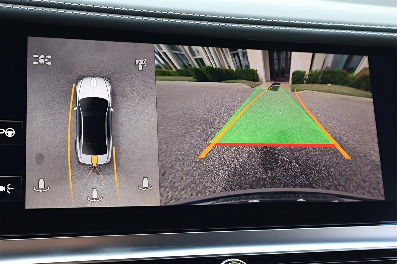New 2026 Bentley Flying Spur Azure image 29
