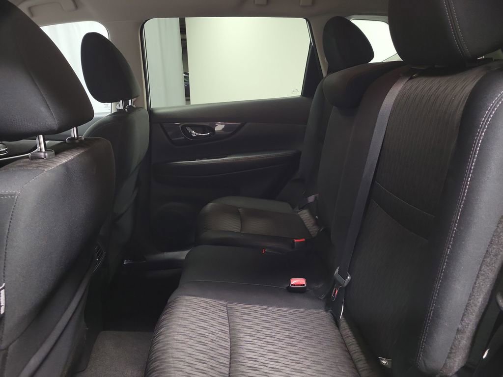 Used 2018 Nissan Rogue SV w/ Premium Package image 22
