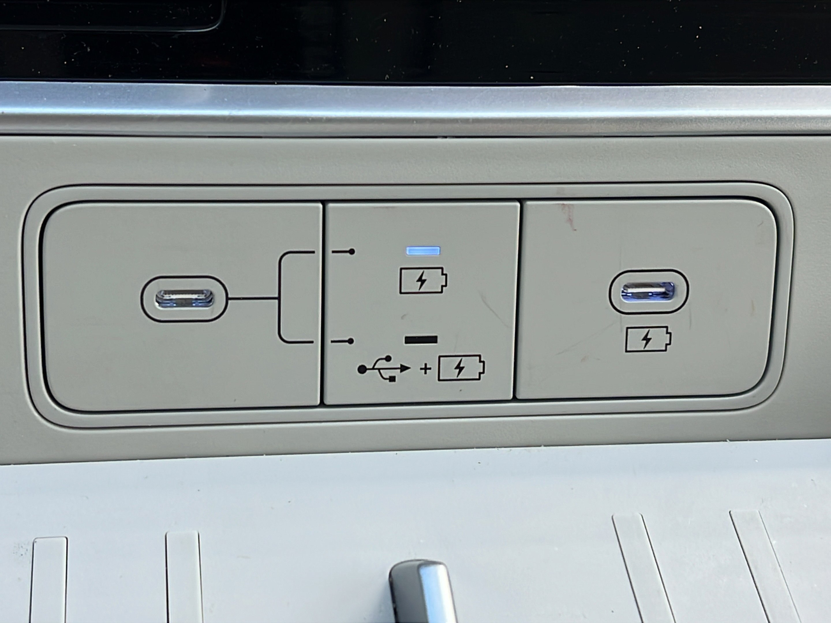Certified 2026 Hyundai Santa Fe Limited FWD image 28
