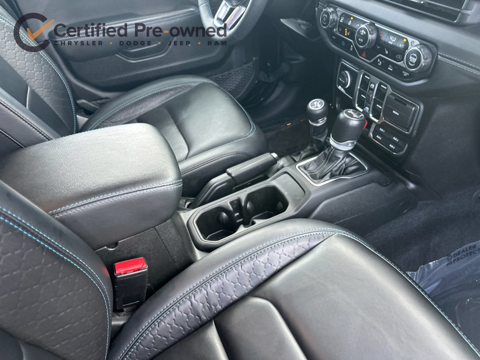 Used 2024 Jeep Wrangler High Altitude AWD/4WD image 17