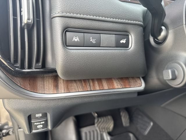 Used 2025 Nissan Armada SL AWD/4WD image 27