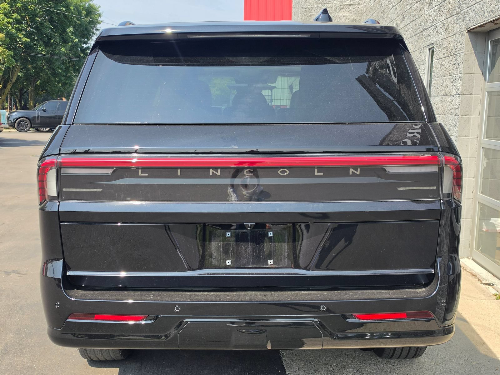 Used 2026 Lincoln Navigator L Reserve w/ Jet Appearance Package AWD/4WD image 6